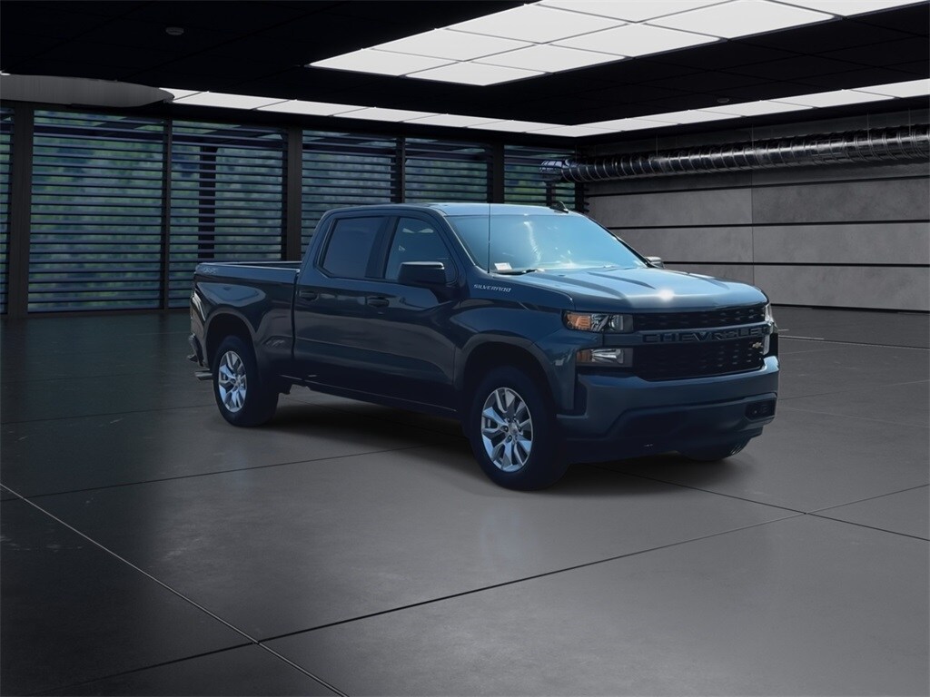 2020 Chevrolet Silverado 1500 Custom photo 2