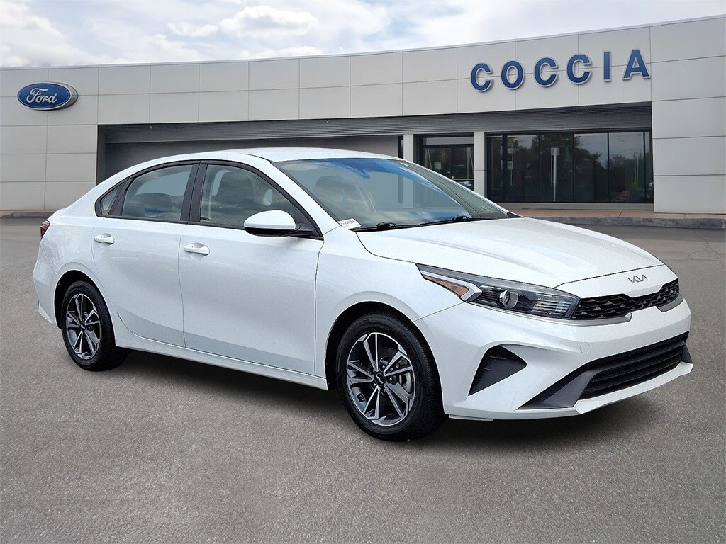 2022 Kia Forte LXS photo 4
