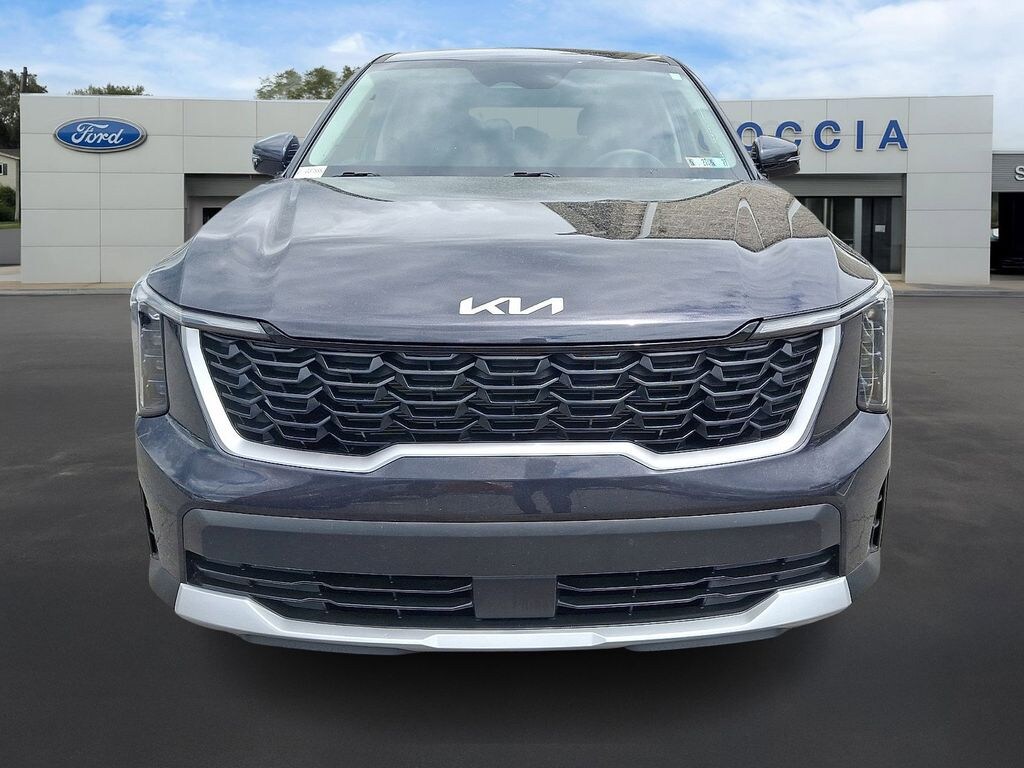 Certified 2025 Kia Sorento LX SUV