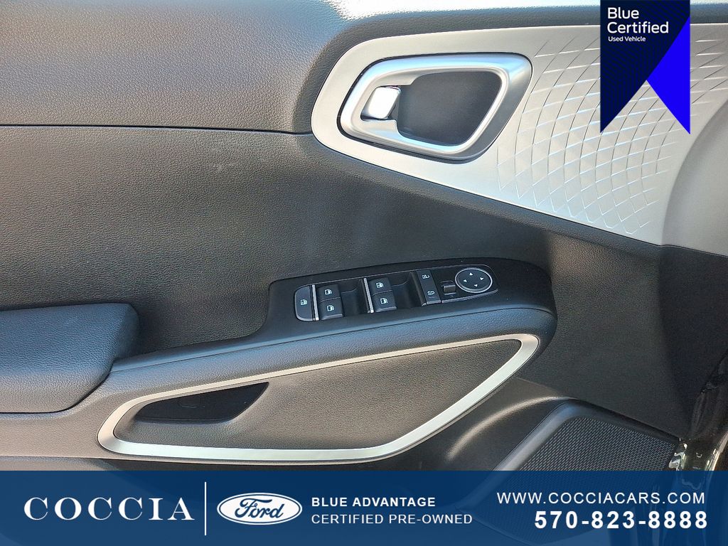 2023 Kia Soul LX - Photo 12