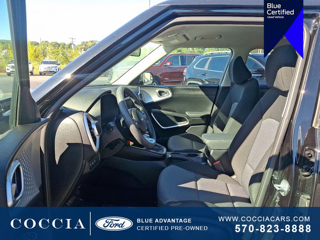 2023 Kia Soul LX - Photo 13