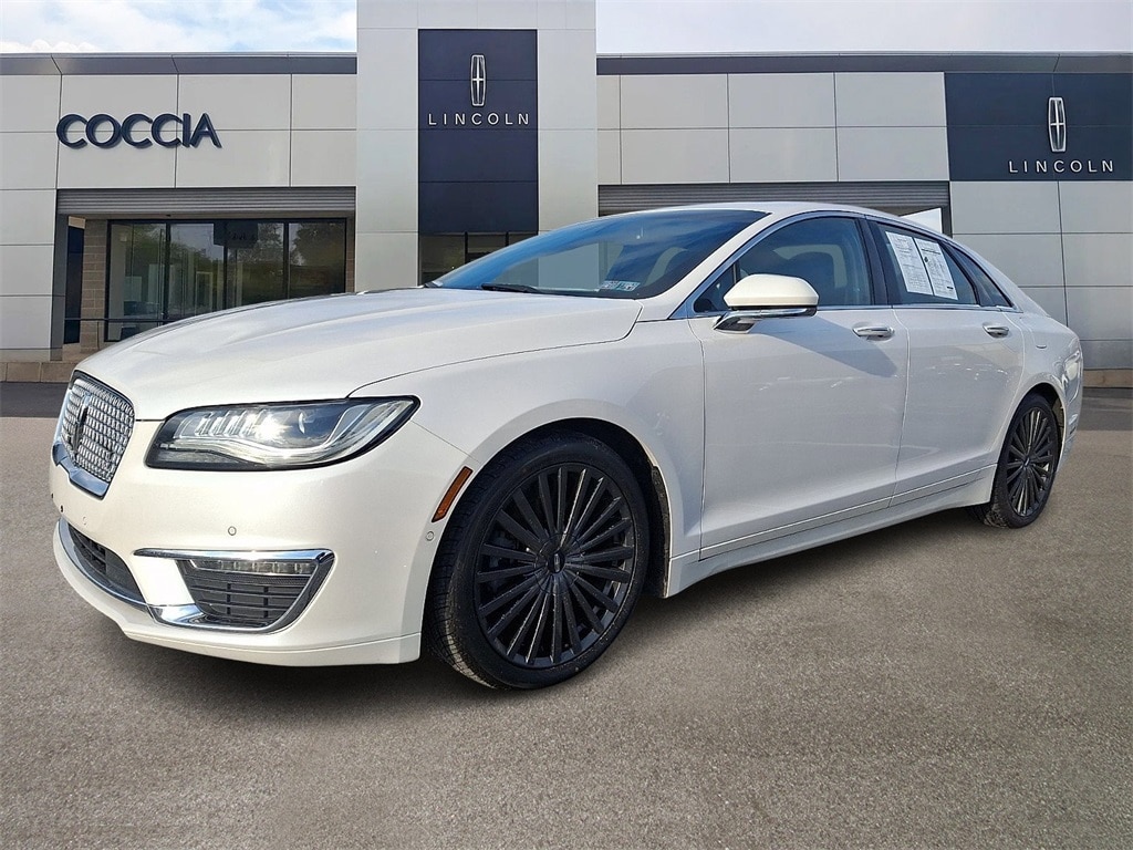 2017 Lincoln MKZ Reserve's photo