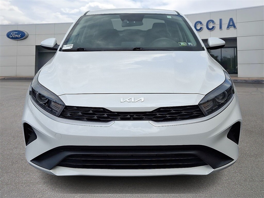 2022 Kia Forte LXS photo 2