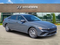 2025 Hyundai Elantra SE Sedan