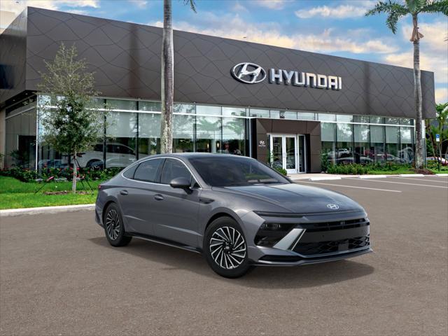 2025 Hyundai Sonata Hybrid Limited photo 2