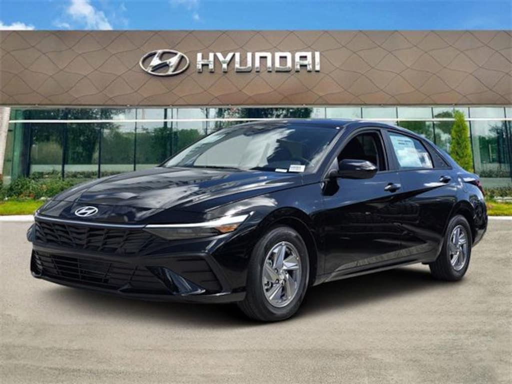 New 2026 Hyundai Elantra SE Sedan