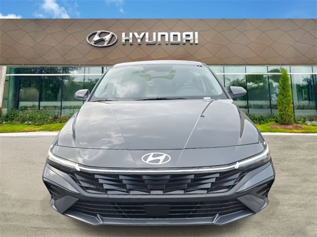 Certified 2025 Hyundai Elantra SEL Convenience Sedan