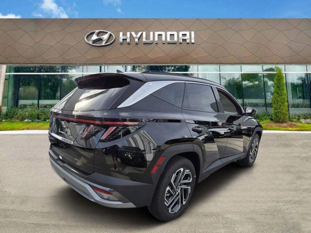New 2026 Hyundai Tucson Limited FWD SUV