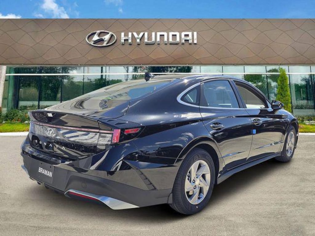 New 2026 Hyundai Sonata SE Sedan