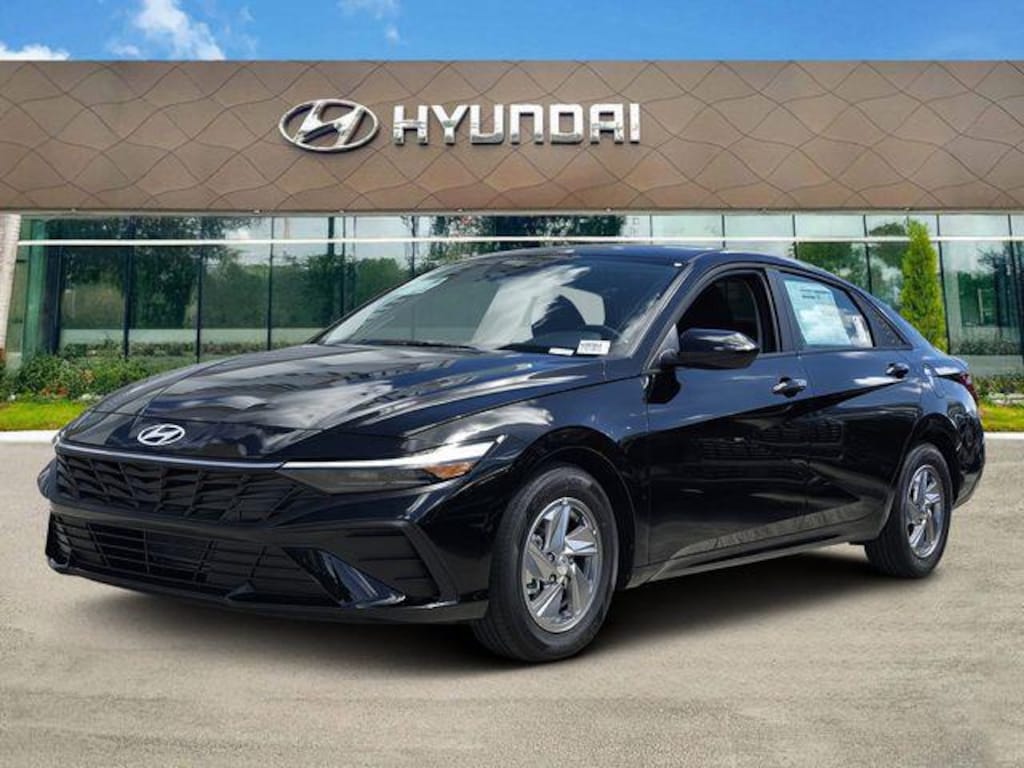 New 2026 Hyundai Elantra SE Sedan