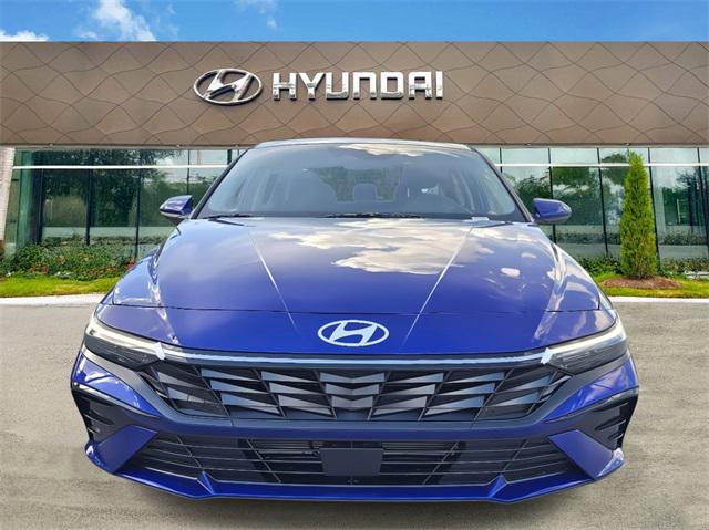 2025 Hyundai Elantra SEL Convenience photo 2