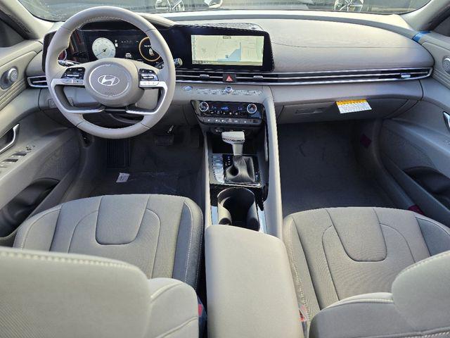 2025 Hyundai Elantra SEL - Photo 7