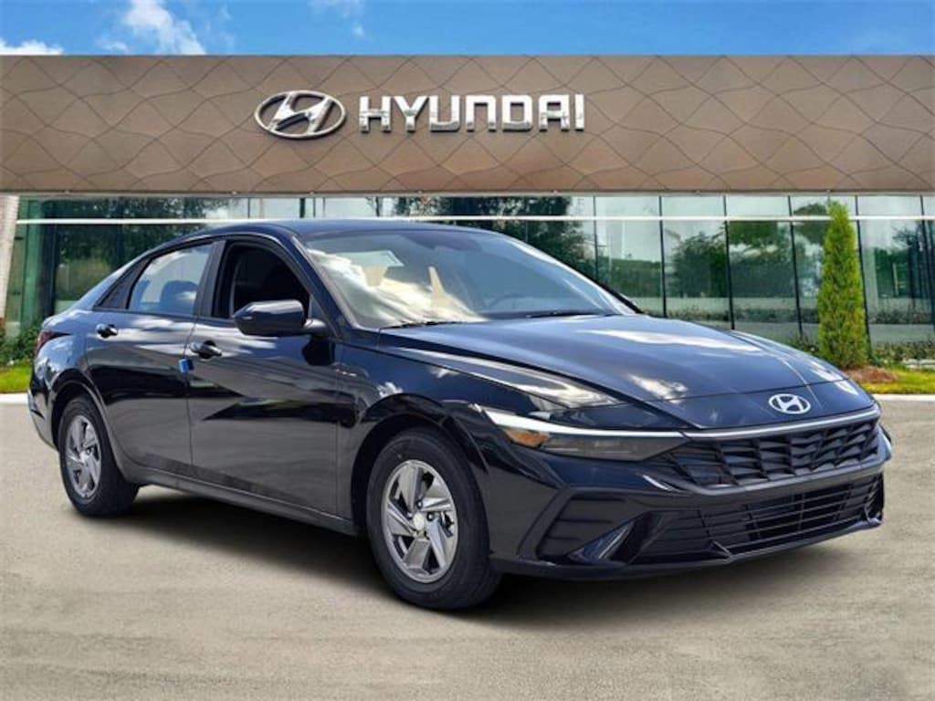 New 2026 Hyundai Elantra SE Sedan