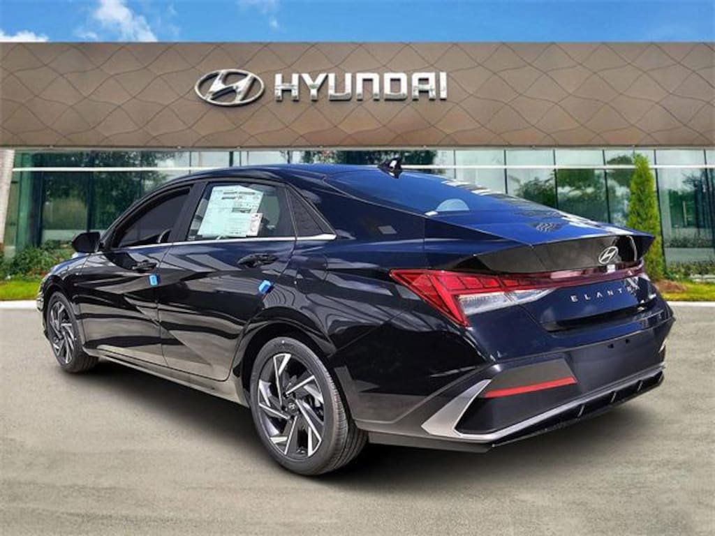 New 2025 Hyundai Elantra SEL Sport Sedan