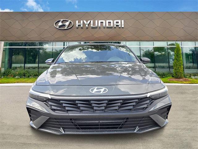 2025 Hyundai Elantra SEL Sport photo 2