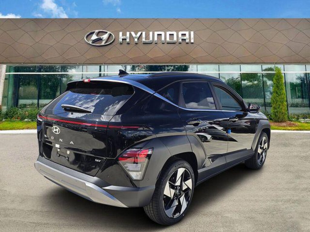 New 2026 Hyundai Kona Limited FWD SUV