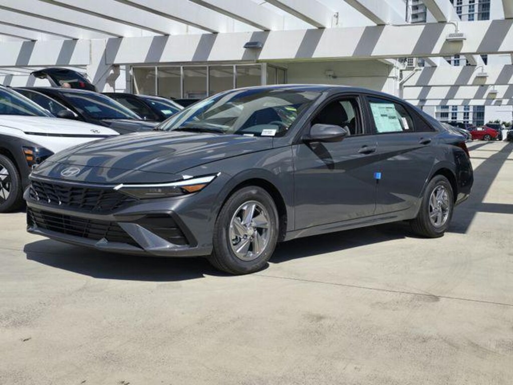 New 2026 Hyundai Elantra SE Sedan
