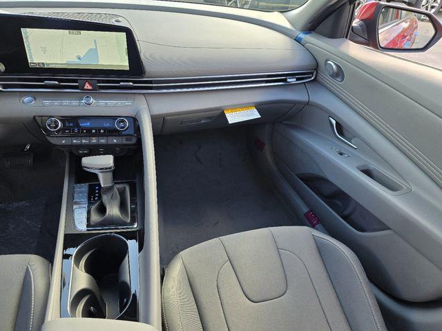 2025 Hyundai Elantra SEL - Photo 9