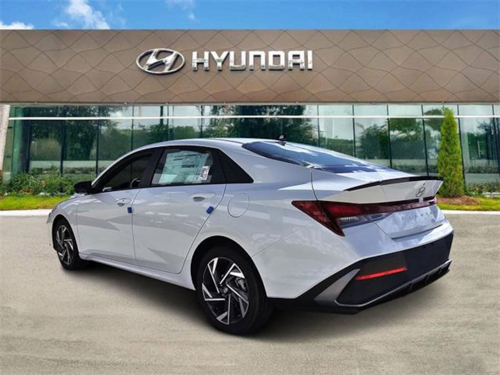 New 2025 Hyundai Elantra SEL Sport Sedan