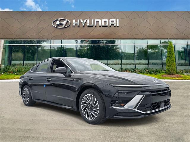 2025 Hyundai Sonata Hybrid SEL's photo