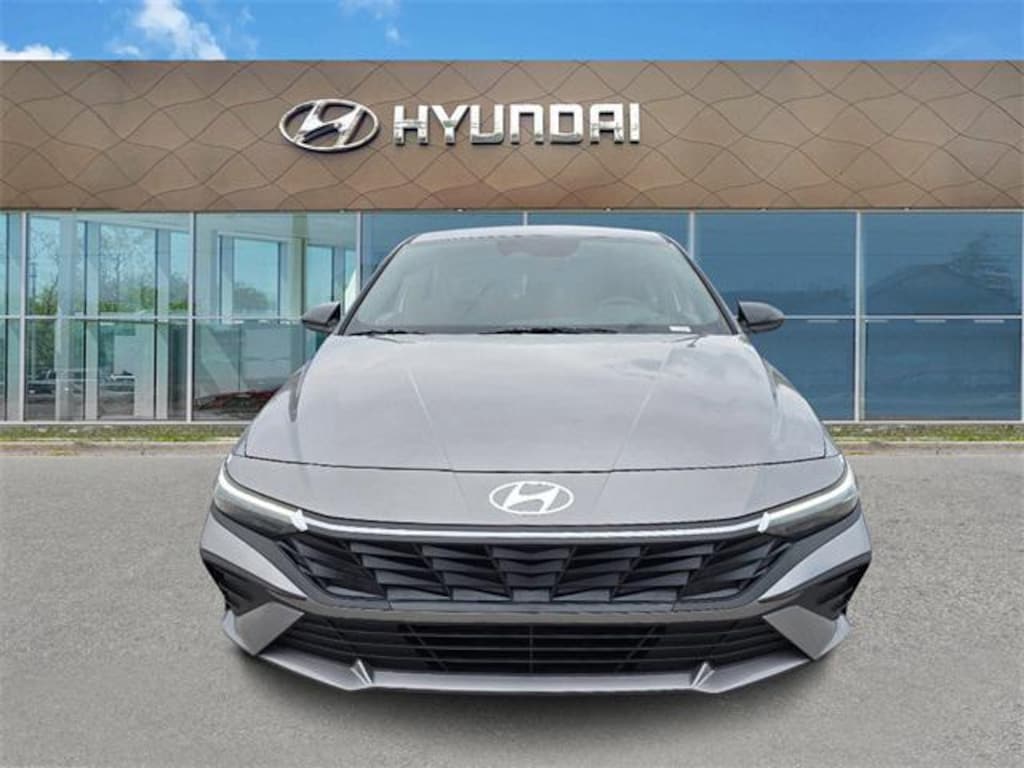 New 2025 Hyundai Elantra SEL Convenience Sedan