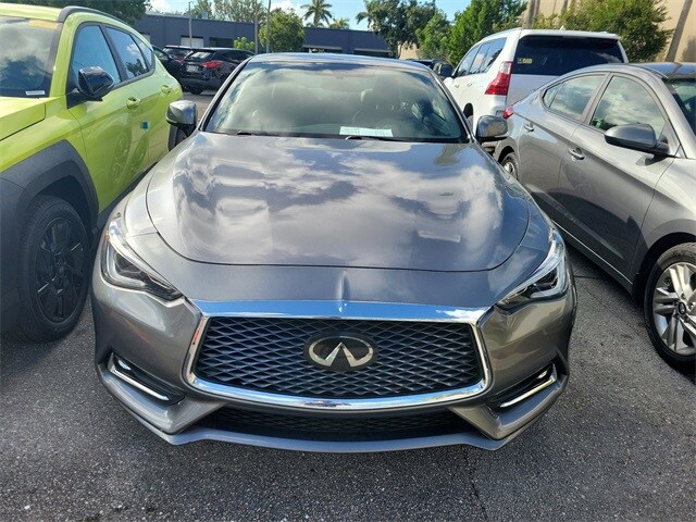 2019 Infiniti Q60 3.0t Luxe photo 2