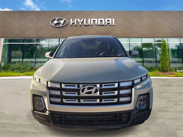 2025 Hyundai Santa Cruz SE photo 2