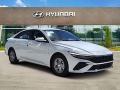 2026 Hyundai Elantra SE Sedan