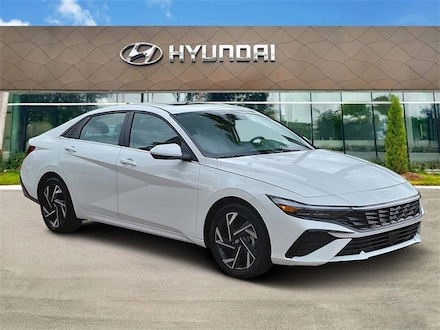 2025 Hyundai Elantra SEL Convenience Sedan