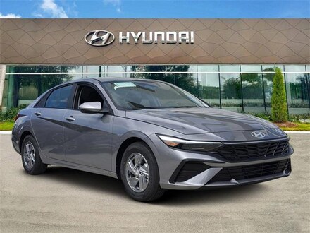 2025 Hyundai Elantra SE Sedan