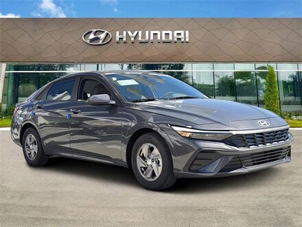 2025 Hyundai Elantra SE Sedan
