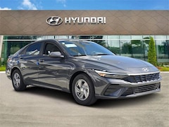 2025 Hyundai Elantra SE Sedan