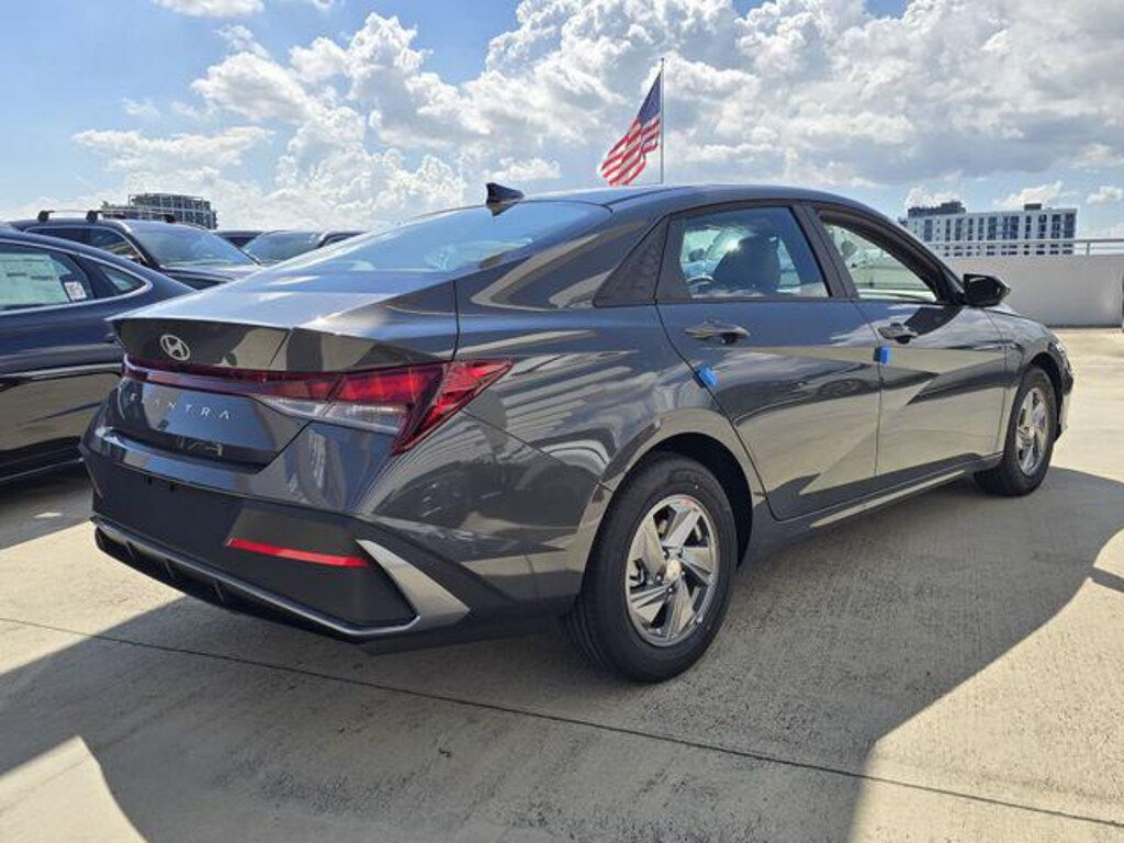 New 2026 Hyundai Elantra SE Sedan