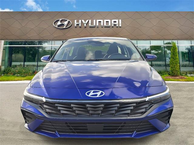 2025 Hyundai Elantra SEL Convenience photo 2