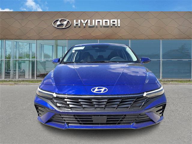 2025 Hyundai Elantra SEL Convenience photo 2