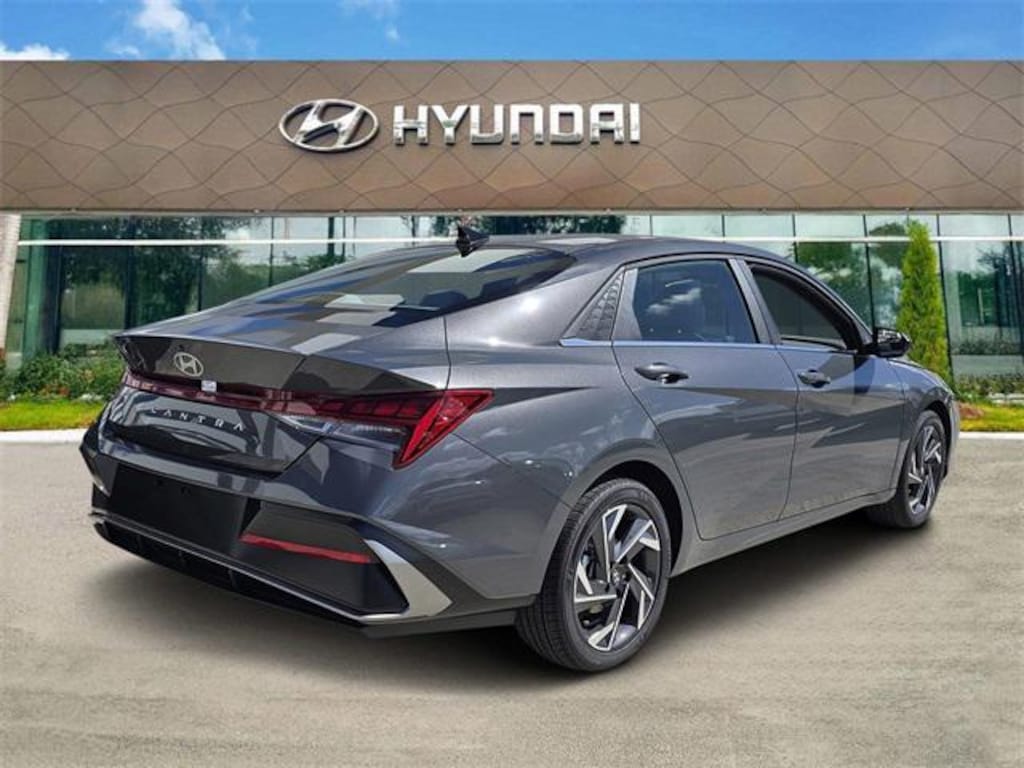 New 2025 Hyundai Elantra SEL Sport Sedan