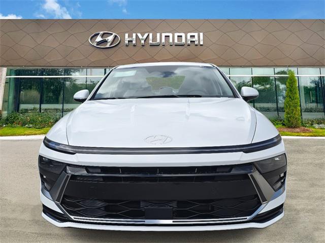 2025 Hyundai Sonata Hybrid SEL photo 2