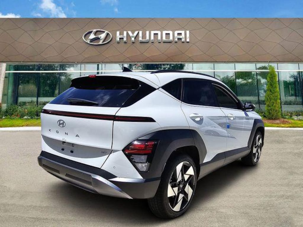 New 2026 Hyundai Kona Limited FWD SUV
