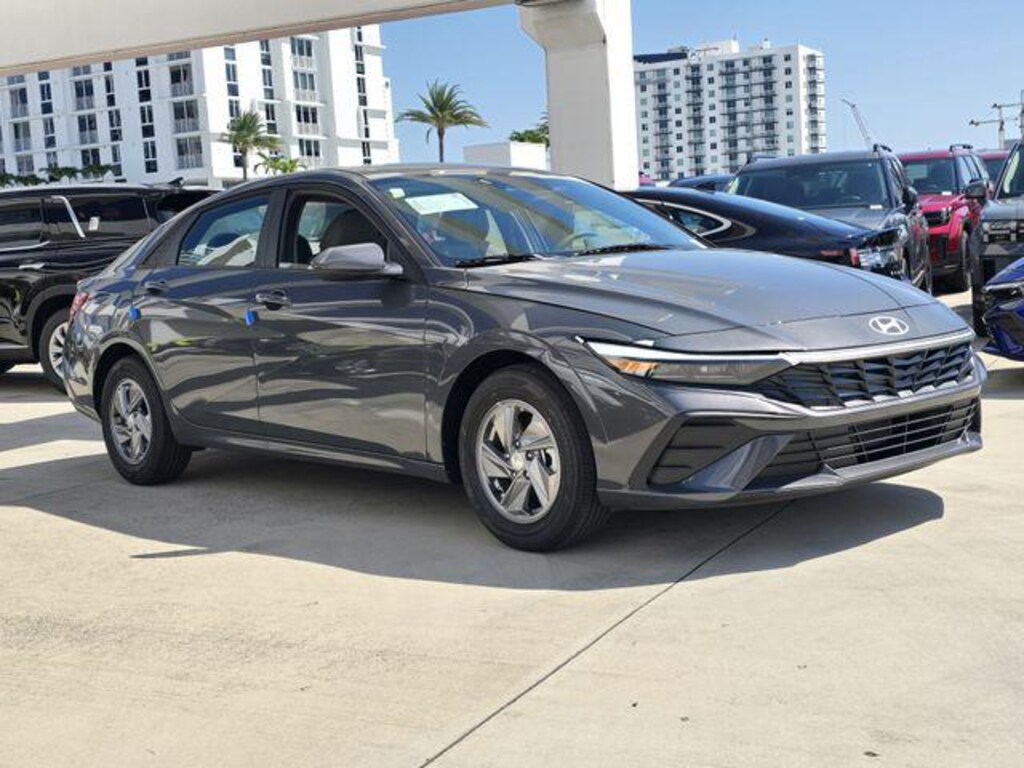 New 2026 Hyundai Elantra SE Sedan