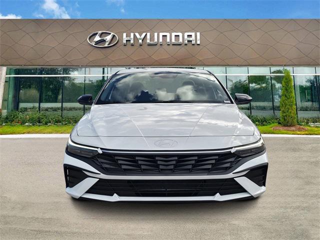 2026 Hyundai Elantra SEL Sport photo 2