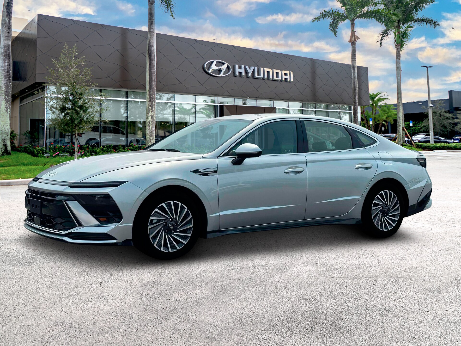 2025 Hyundai Sonata Hybrid SEL photo 2