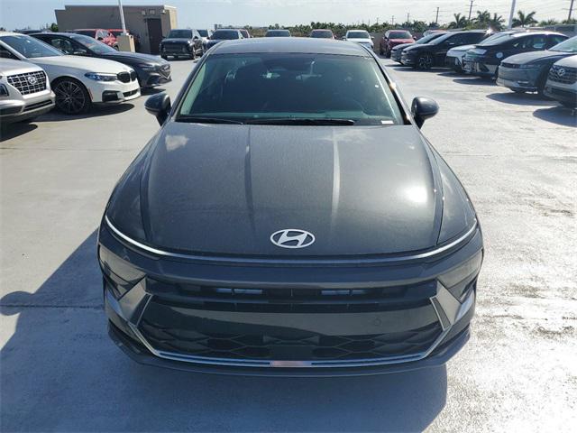2025 Hyundai Sonata SEL photo 2