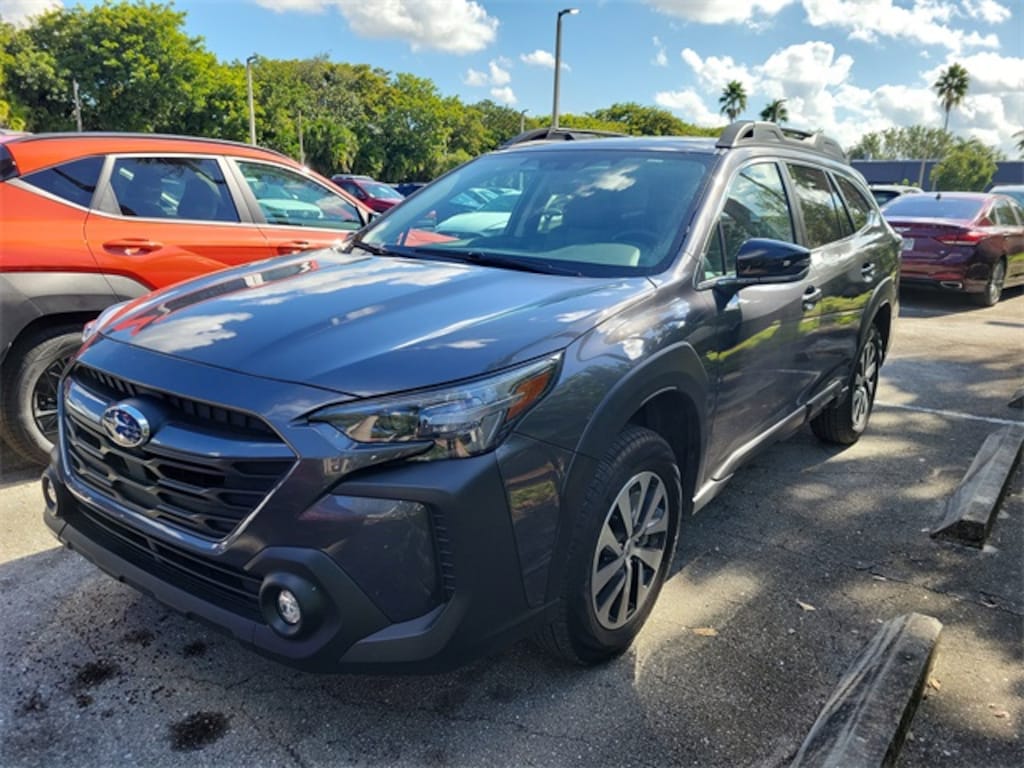 Used 2023 Subaru Outback Premium SUV