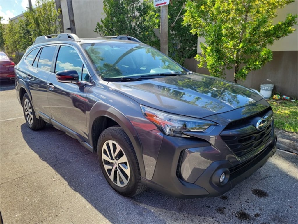 Used 2023 Subaru Outback Premium SUV