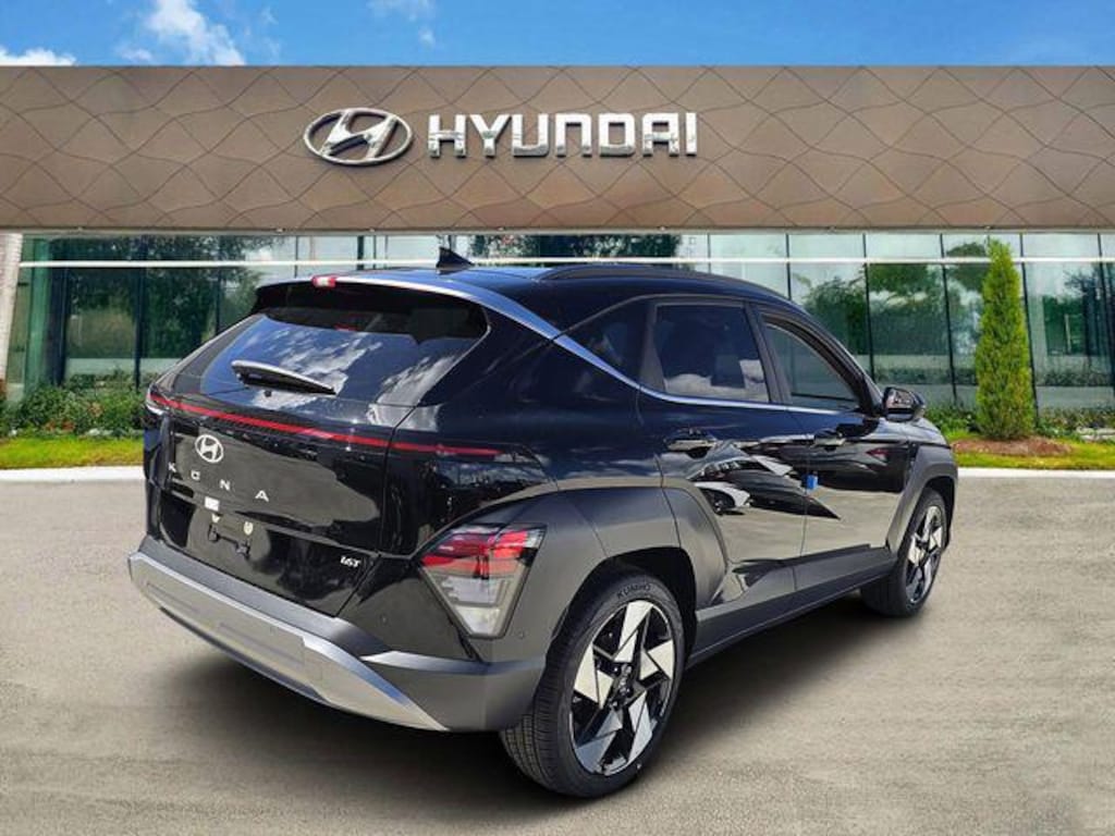 New 2026 Hyundai Kona Limited FWD SUV