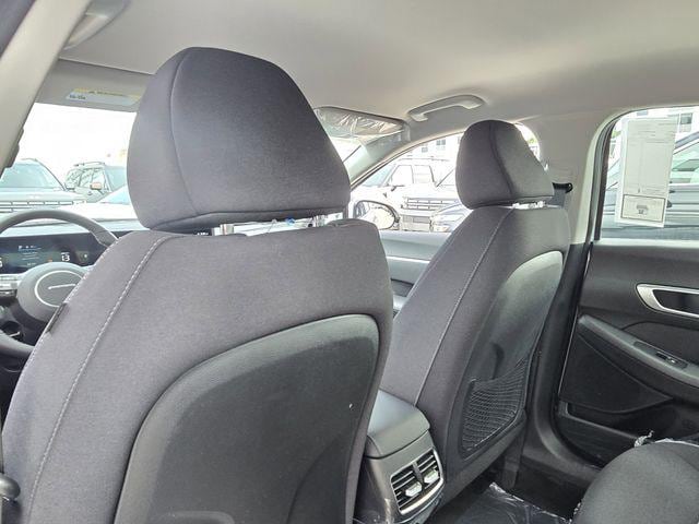 2025 Hyundai Sonata Hybrid SEL - Photo 8