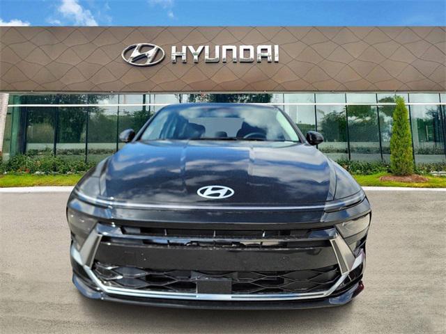 2025 Hyundai Sonata SEL photo 2