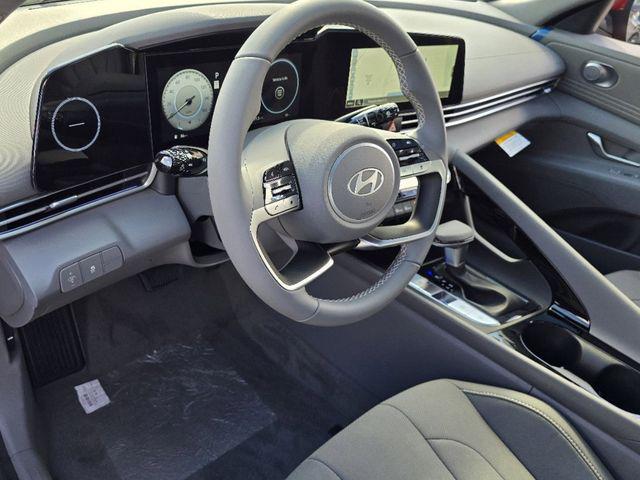 2025 Hyundai Elantra SEL - Photo 11