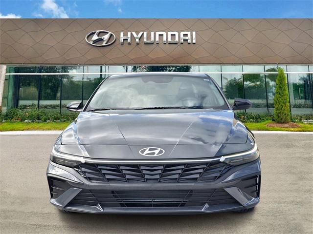 2026 Hyundai Elantra SEL Sport photo 2