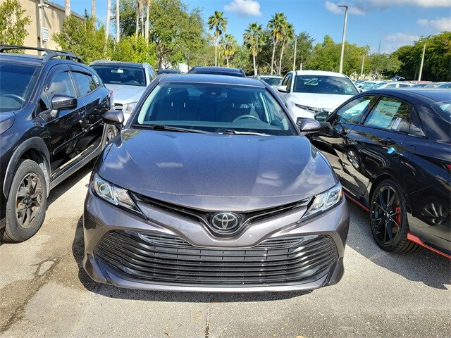 2020 Toyota Camry LE photo 2